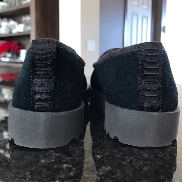 New UGG Super Moc Slipper, Black Cozy Loafers, Slip-Ons, Fuzzy Slippers, UGGs - Picture 10 of 14